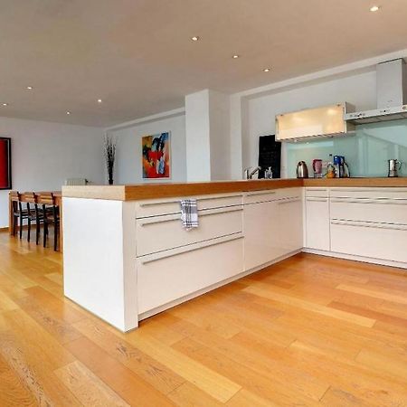 Down Town Spacious Duplex With Private Parking & Game Room Bruksela Zewnętrze zdjęcie