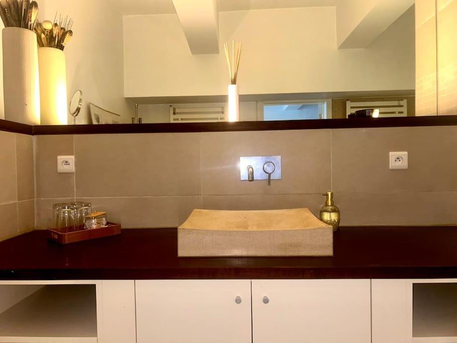 Down Town Spacious Duplex With Private Parking & Game Room Bruksela Zewnętrze zdjęcie