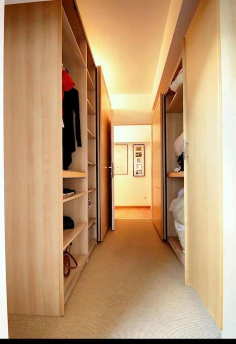 Down Town Spacious Duplex With Private Parking & Game Room Bruksela Zewnętrze zdjęcie
